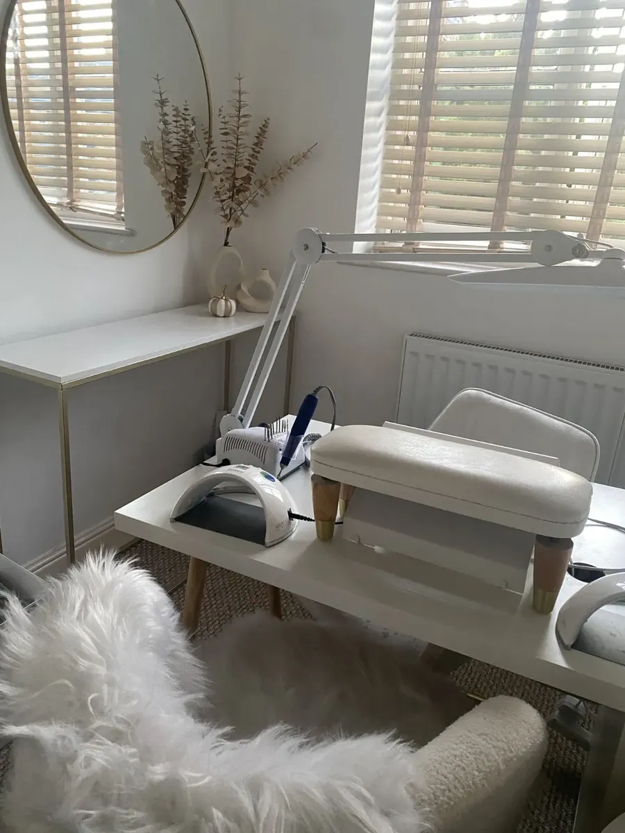 Maria’s bright, calm nail studio